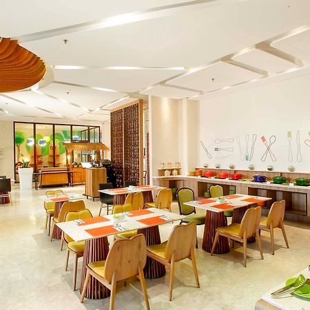 Grand Livio Kuta Hotel Legian Zewnętrze zdjęcie