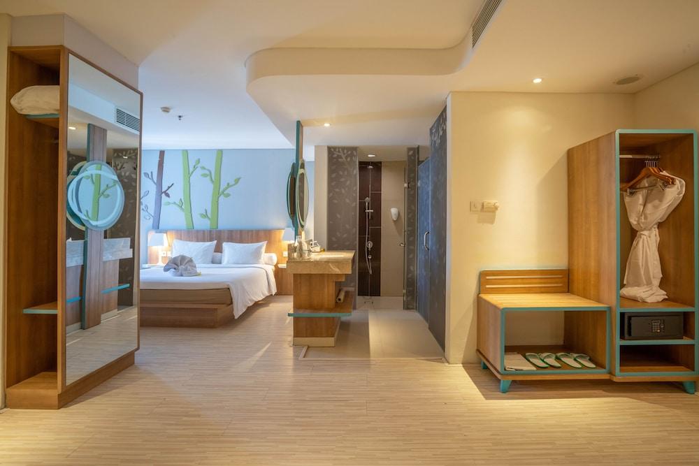 Grand Livio Kuta Hotel Legian Zewnętrze zdjęcie