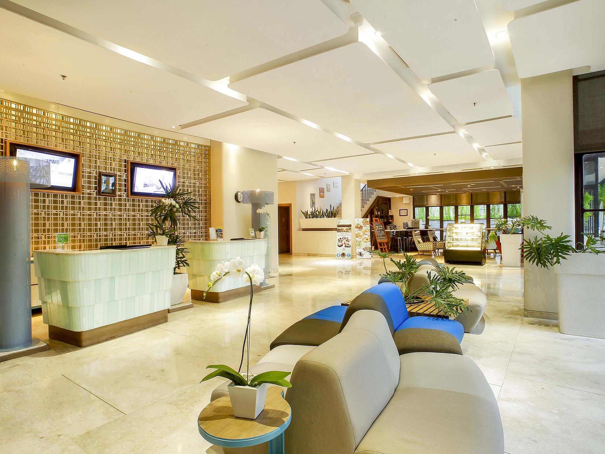 Grand Livio Kuta Hotel Legian Zewnętrze zdjęcie