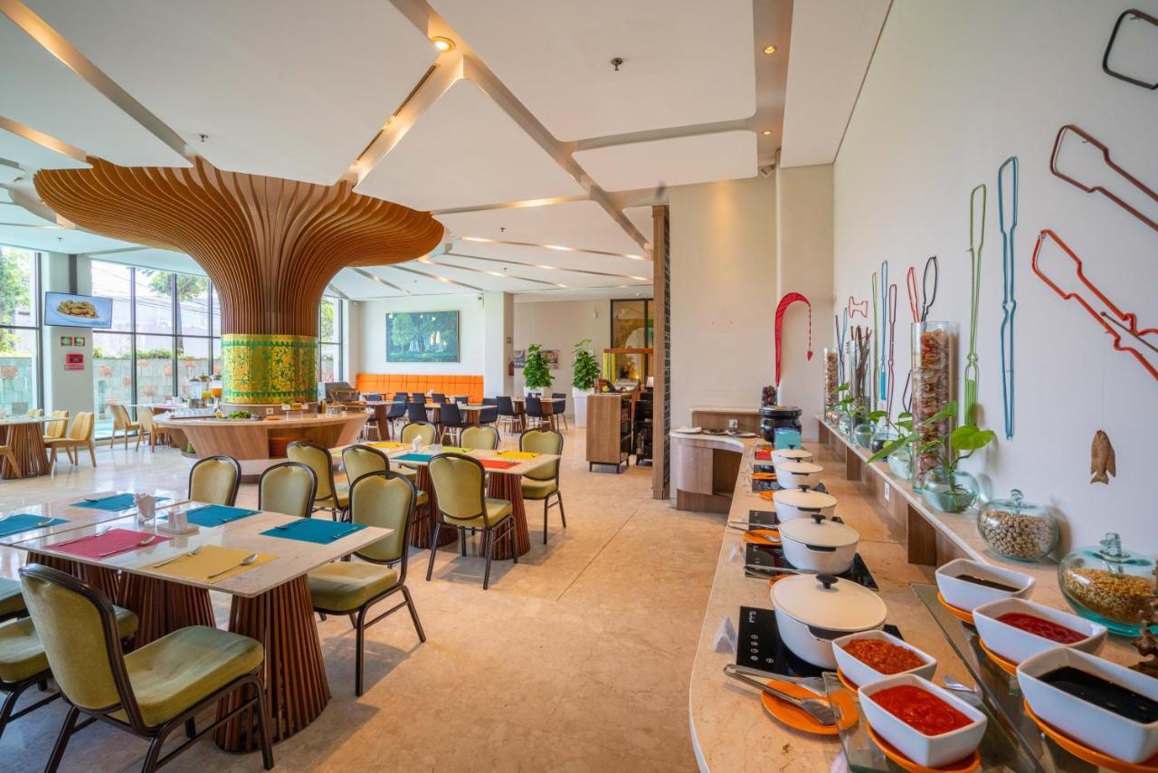 Grand Livio Kuta Hotel Legian Zewnętrze zdjęcie