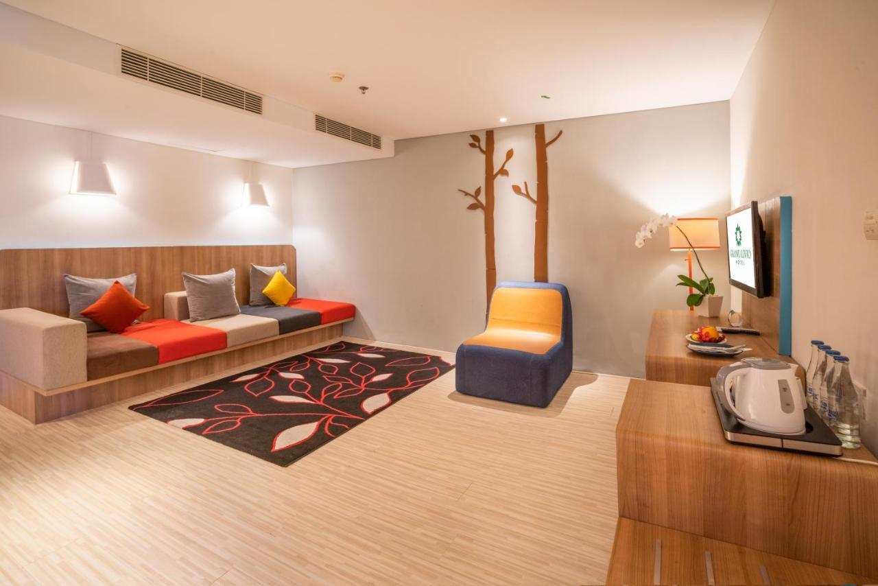 Grand Livio Kuta Hotel Legian Zewnętrze zdjęcie